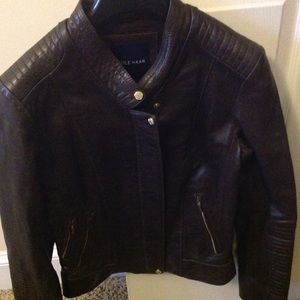 Cole Haan leather jacket in dark brown. Xs.